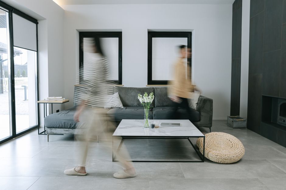 Choosing a Sofa That Lasts: Frame, Cushions and Fabric