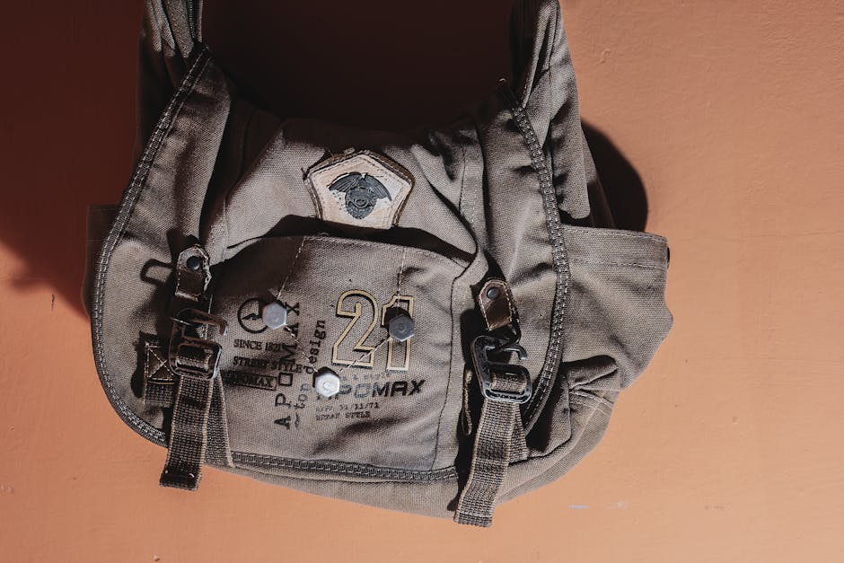 Vintage Backpacks and Leather Care: PU vs Canvas for Daily Use