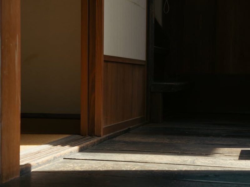 Japanese Home Decor Ideas: Principles, Products, and What to Avoid