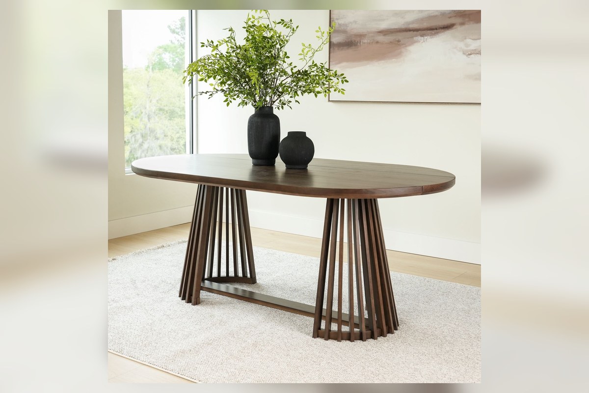 Oval Table Corners: A Softer Dining Room Plan for Busy Homes