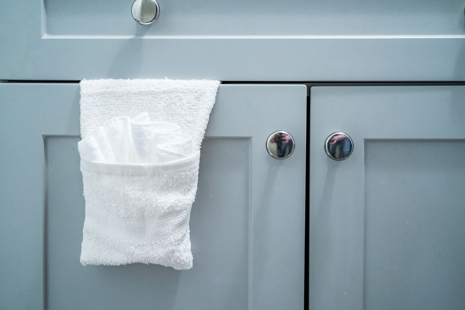 Peel-and-Stick Bathroom Tile: What Actually Works in a Weekend