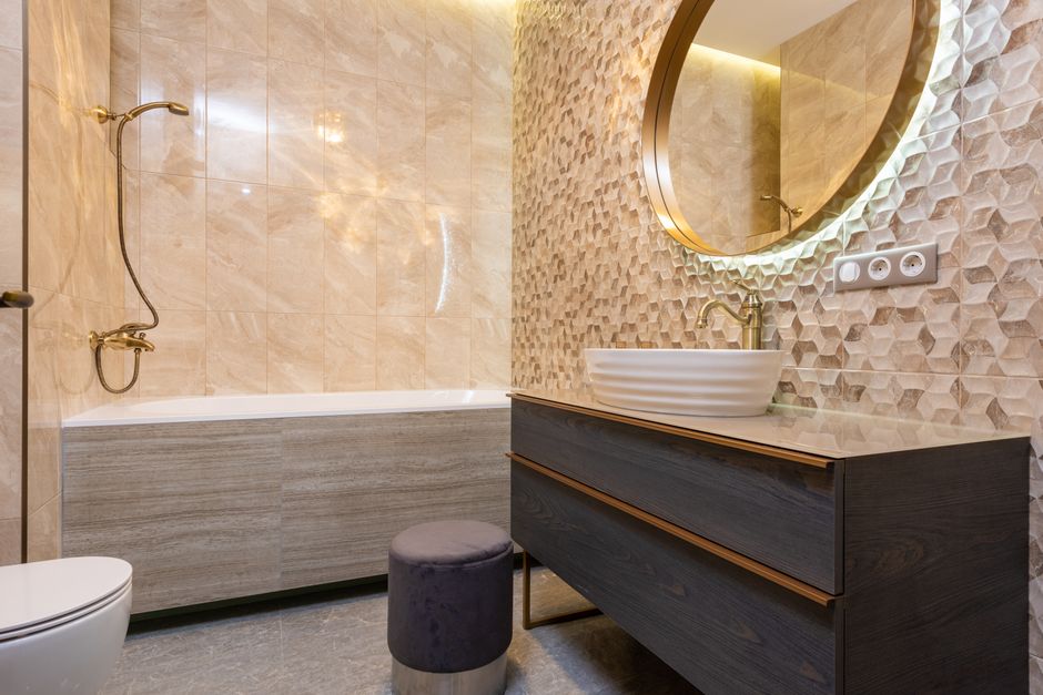 Small Bathroom Renovation Ideas That Don’t Waste Space (or Money)