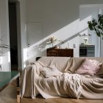 How to Choose a Comforter Set That Works Year-Round